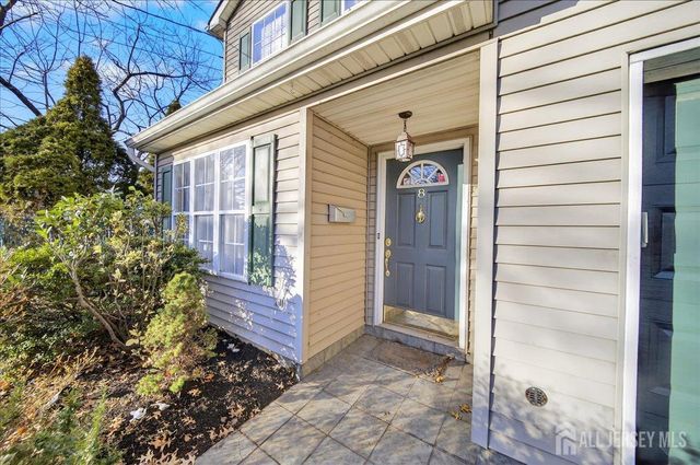 8 N Grand Avenue, Port Reading, NJ 07064