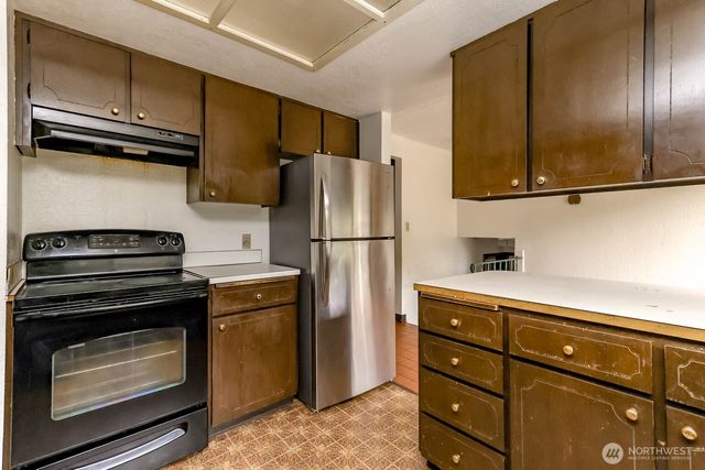 1304 S 286th Street, Federal Way, WA 98003