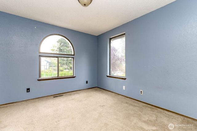 1304 S 286th Street, Federal Way, WA 98003
