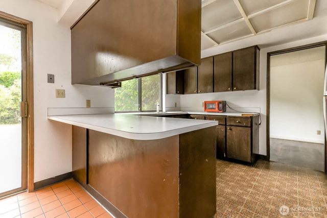 1304 S 286th Street, Federal Way, WA 98003