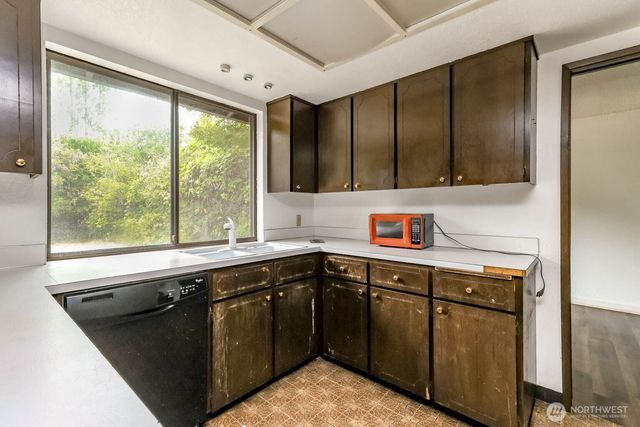 1304 S 286th Street, Federal Way, WA 98003
