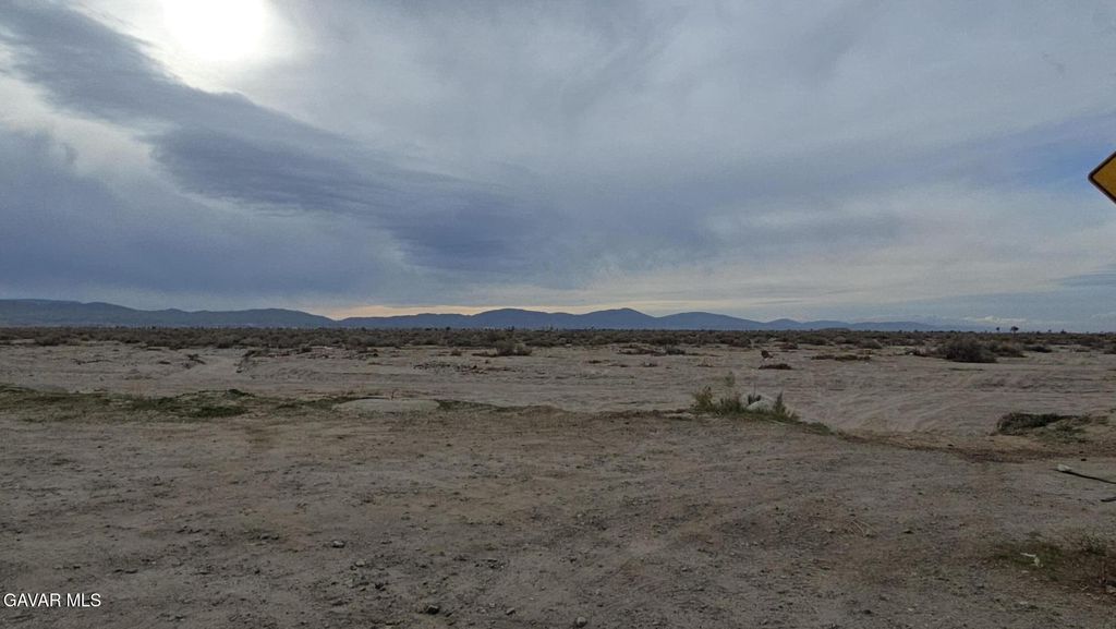 E Vic Avenue R 84th Ste Street, Sun Village, CA 93543