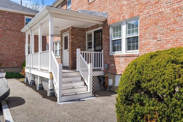 96 Boylston Street 3, Newton, MA 02467