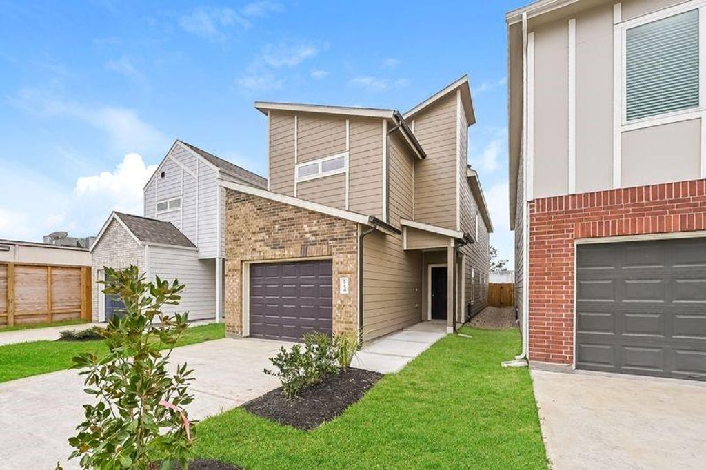 15239 Estrella West, Houston, TX 77073