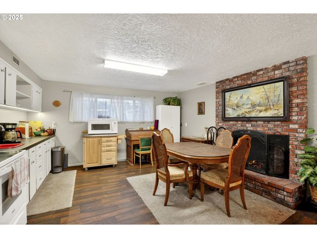 6635 Se DONCASTER Dr, Gladstone, OR 97027