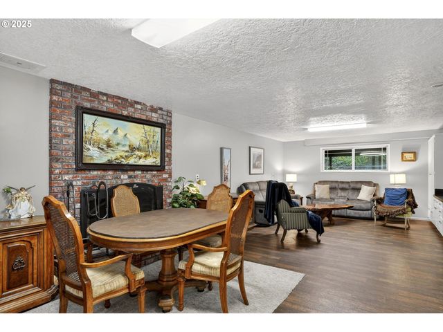 6635 Se DONCASTER Dr, Gladstone, OR 97027