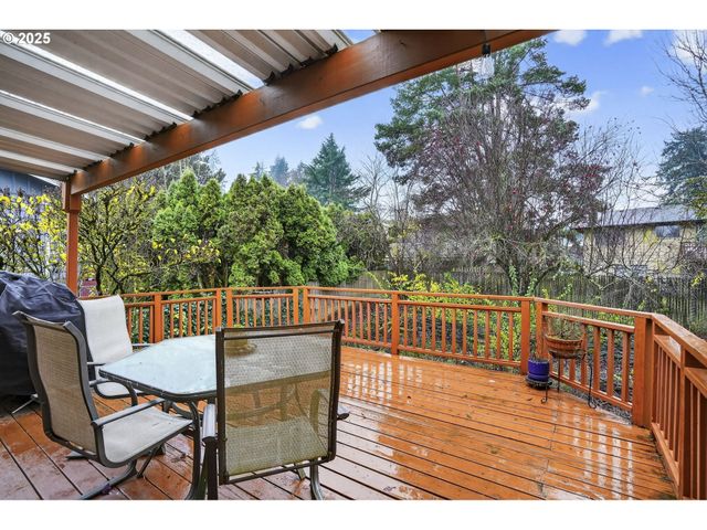 6635 Se DONCASTER Dr, Gladstone, OR 97027