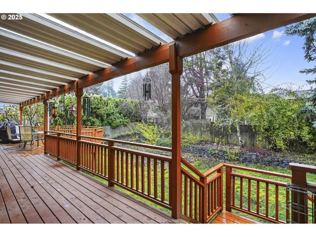 6635 Se DONCASTER Dr, Gladstone, OR 97027