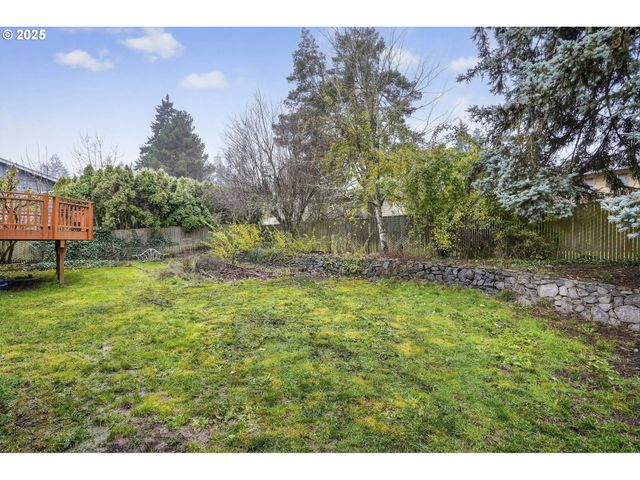 6635 Se DONCASTER Dr, Gladstone, OR 97027