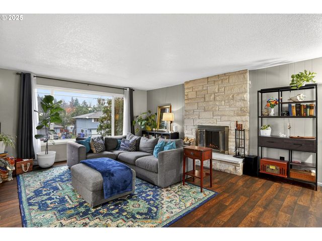 6635 Se DONCASTER Dr, Gladstone, OR 97027