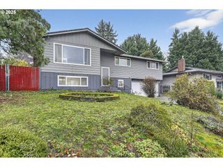 6635 Se DONCASTER Dr, Gladstone, OR 97027