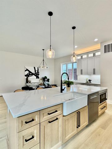 2523 Ridgeland Place, Cincinnati, OH 45212
