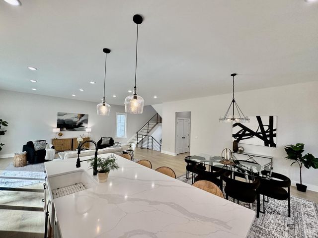 2523 Ridgeland Place, Cincinnati, OH 45212