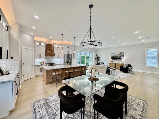 2523 Ridgeland Place, Cincinnati, OH 45212