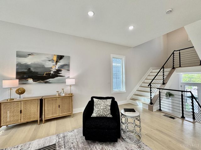 2523 Ridgeland Place, Cincinnati, OH 45212