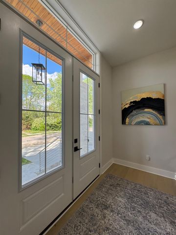 2523 Ridgeland Place, Cincinnati, OH 45212