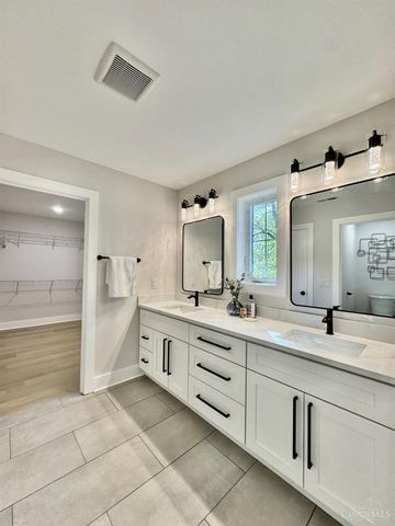 2523 Ridgeland Place, Cincinnati, OH 45212