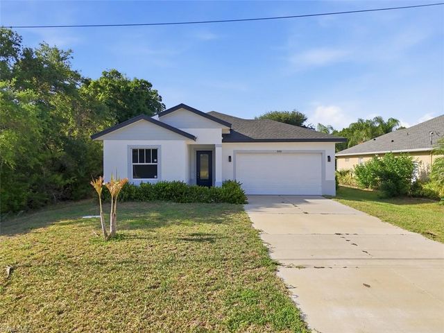 500 Sunset RD N, Rotonda West, FL 33947