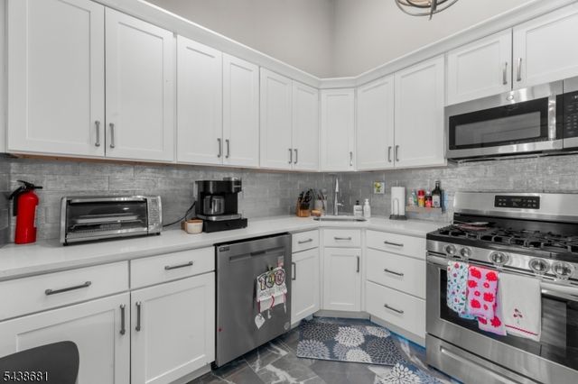 59 Locust Ave, Fanwood Boro, NJ 07023