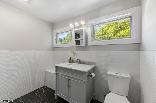 59 Locust Ave, Fanwood Boro, NJ 07023