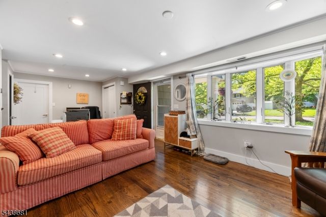 59 Locust Ave, Fanwood Boro, NJ 07023