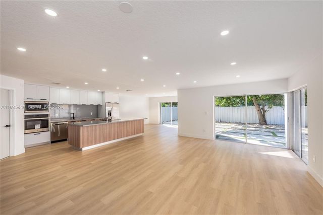 13912 SW 103rd Ln, Miami, FL 33186