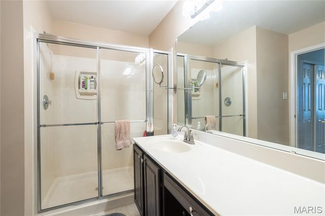 10184 Carlton Place Court, St Louis, MO 63123