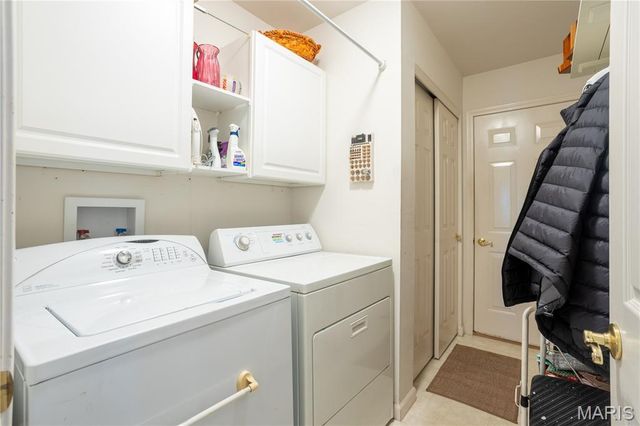 10184 Carlton Place Court, St Louis, MO 63123