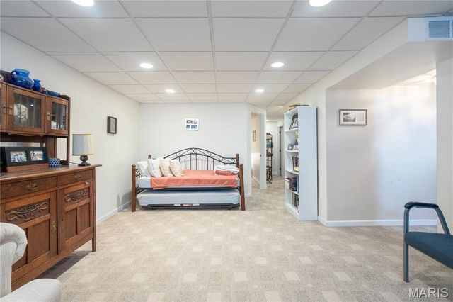 10184 Carlton Place Court, St Louis, MO 63123