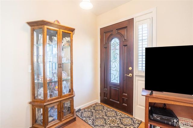 10184 Carlton Place Court, St Louis, MO 63123