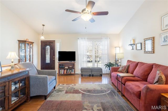 10184 Carlton Place Court, St Louis, MO 63123