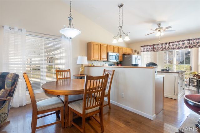 10184 Carlton Place Court, St Louis, MO 63123