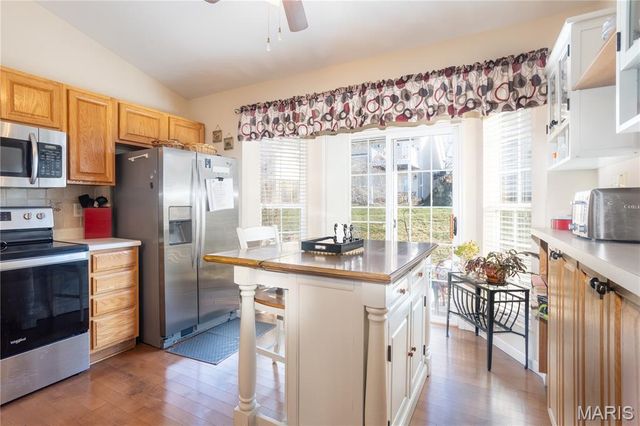 10184 Carlton Place Court, St Louis, MO 63123