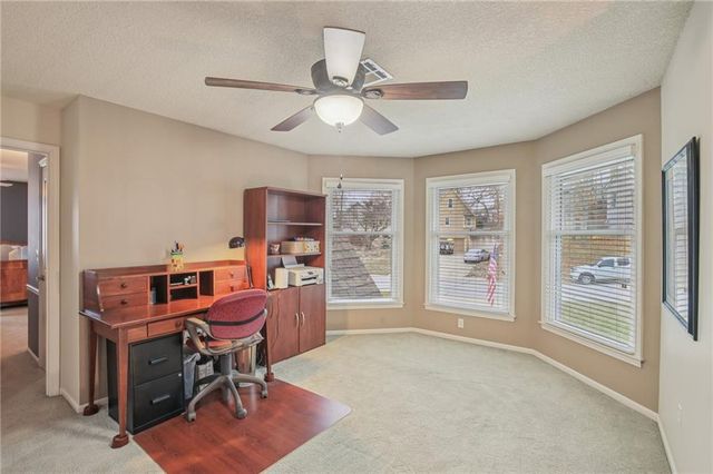 4121 NE Edgewater Court, Lee's Summit, MO 64064