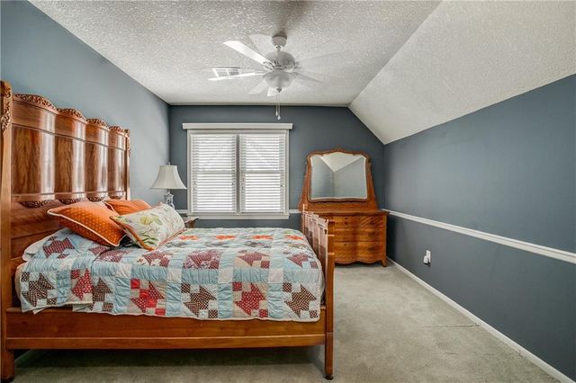 4121 NE Edgewater Court, Lee's Summit, MO 64064