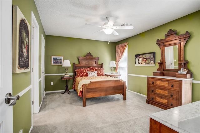 4121 NE Edgewater Court, Lee's Summit, MO 64064