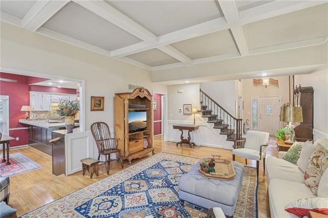 4121 NE Edgewater Court, Lee's Summit, MO 64064