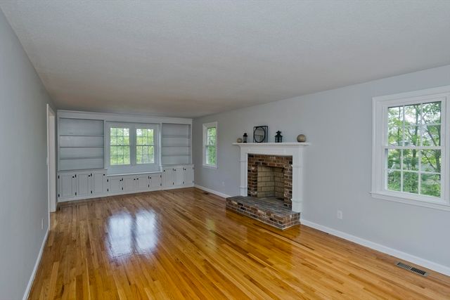 28 Eastwood Drive, Wilbraham, MA 01095