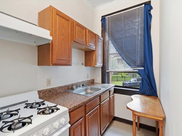 215 S Braddock Ave, Point Breeze, PA 15221