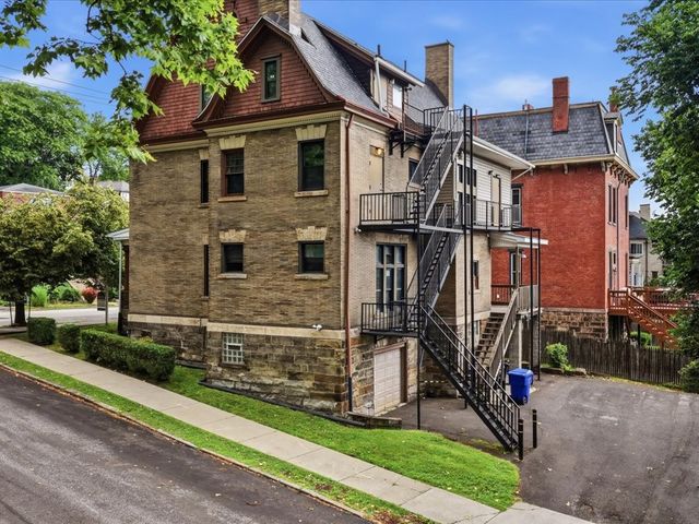 215 S Braddock Ave, Point Breeze, PA 15221