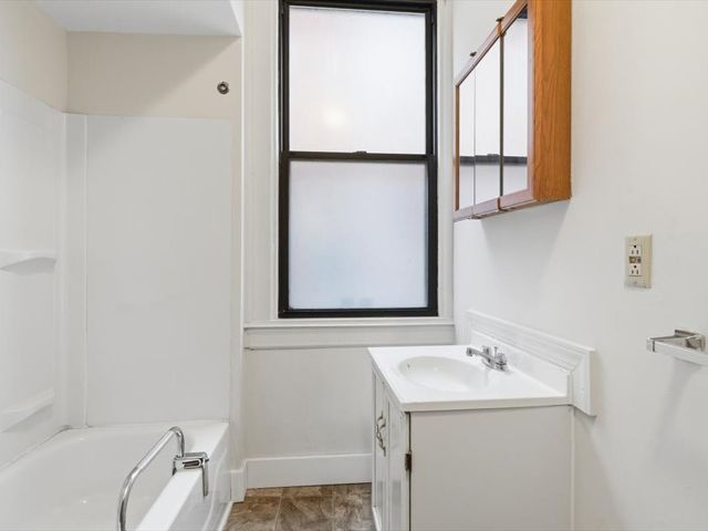 215 S Braddock Ave, Point Breeze, PA 15221