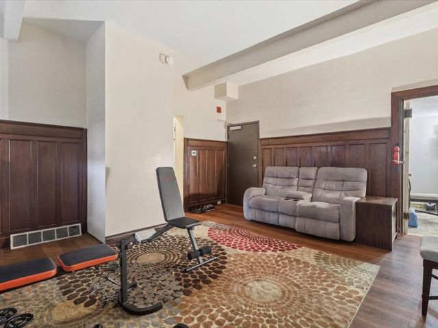 215 S Braddock Ave, Point Breeze, PA 15221