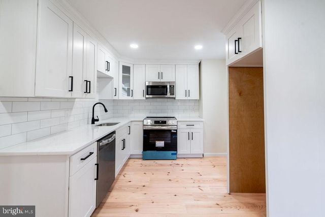 20 W RASPBERRY ST, Bethlehem, PA 18018