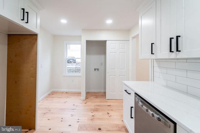 20 W RASPBERRY ST, Bethlehem, PA 18018