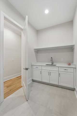 1717 Luton St # B, Nashville, TN 37207