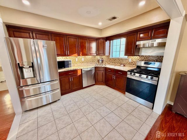 6 Amara Court, Old Bridge, NJ 08857