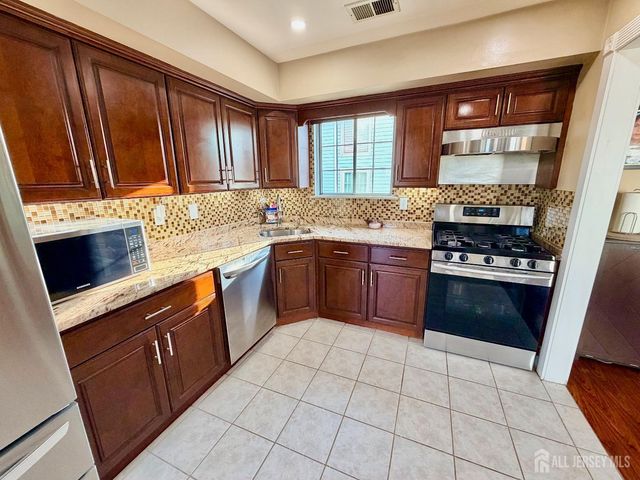 6 Amara Court, Old Bridge, NJ 08857