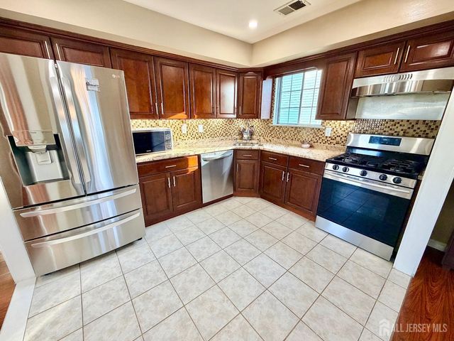 6 Amara Court, Old Bridge, NJ 08857