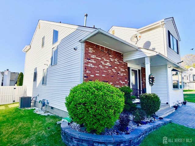 6 Amara Court, Old Bridge, NJ 08857