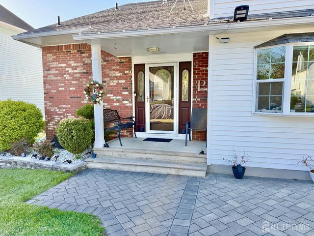 6 Amara Court, Old Bridge, NJ 08857